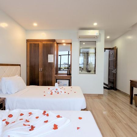 Dana Sailing Hotel Danang Exterior photo