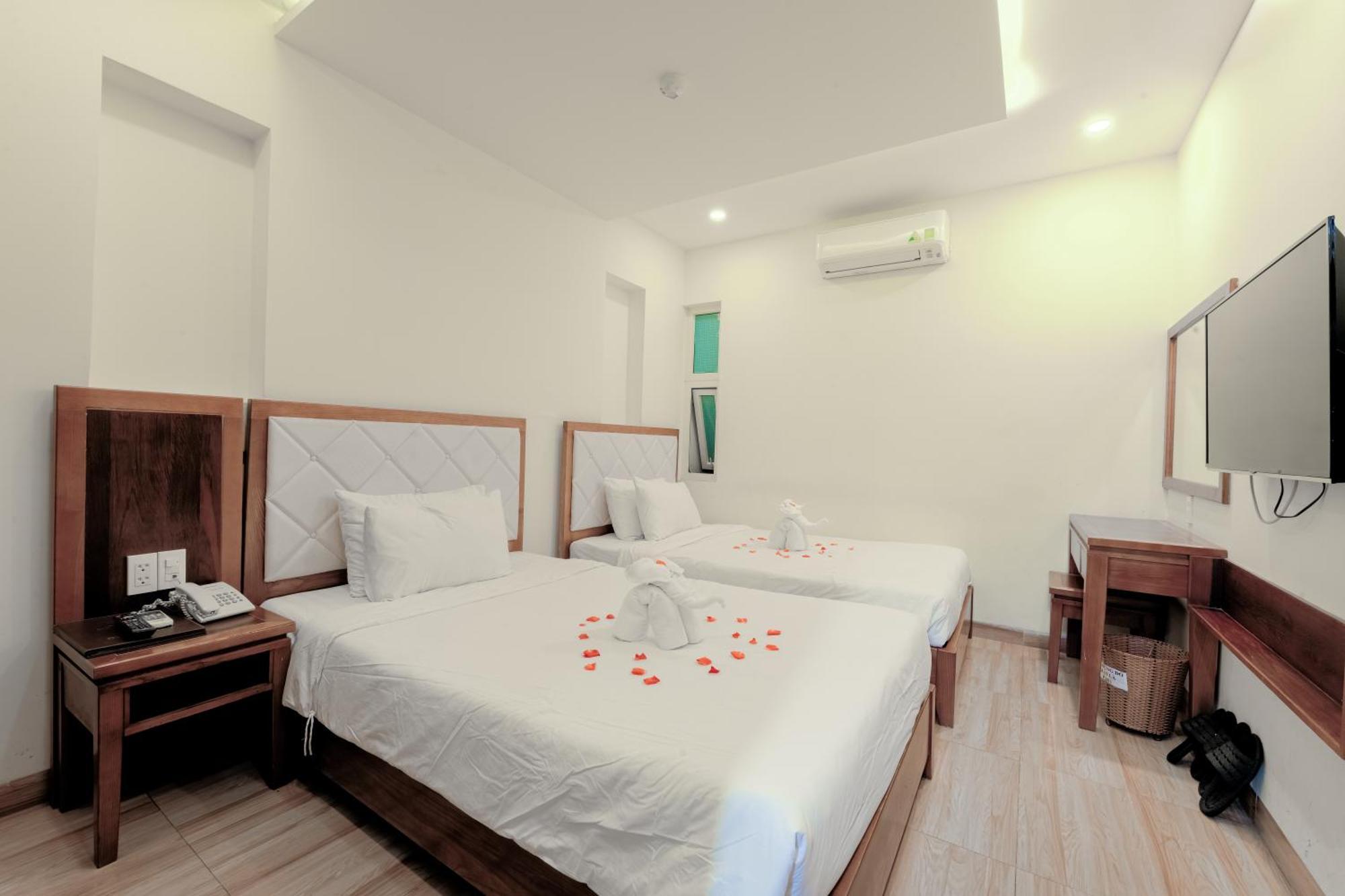 Dana Sailing Hotel Danang Exterior photo
