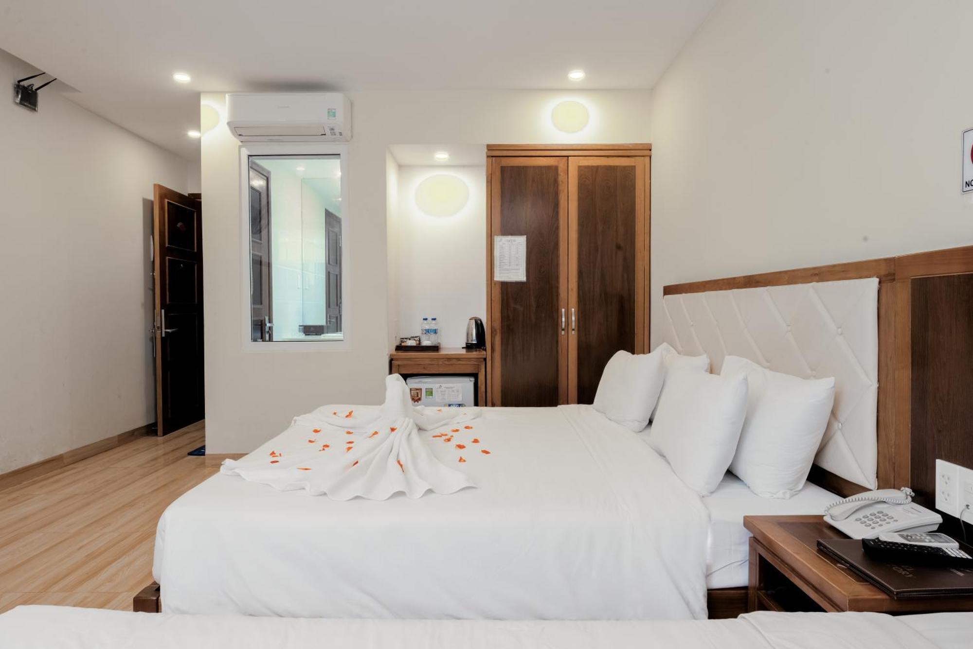 Dana Sailing Hotel Danang Exterior photo