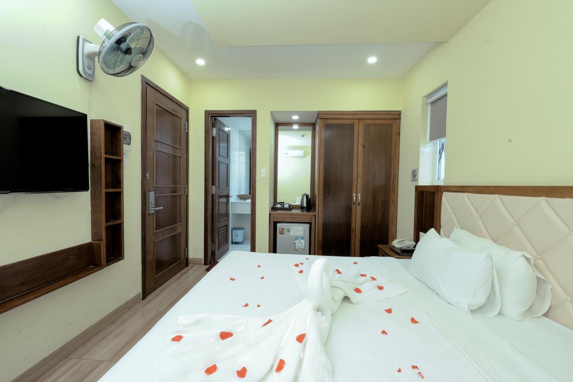 Dana Sailing Hotel Danang Exterior photo