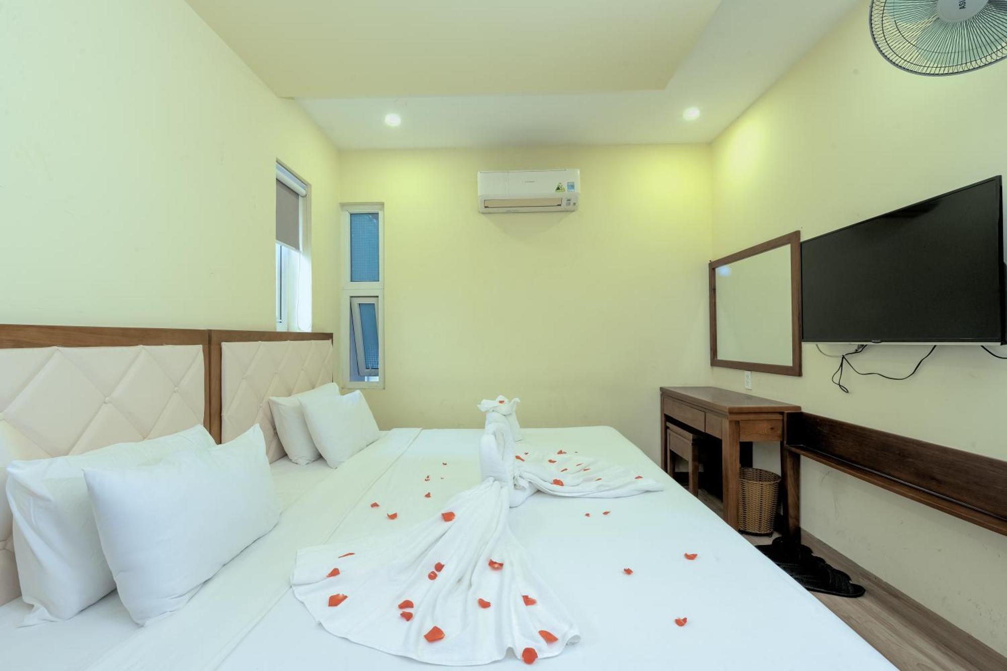 Dana Sailing Hotel Danang Exterior photo