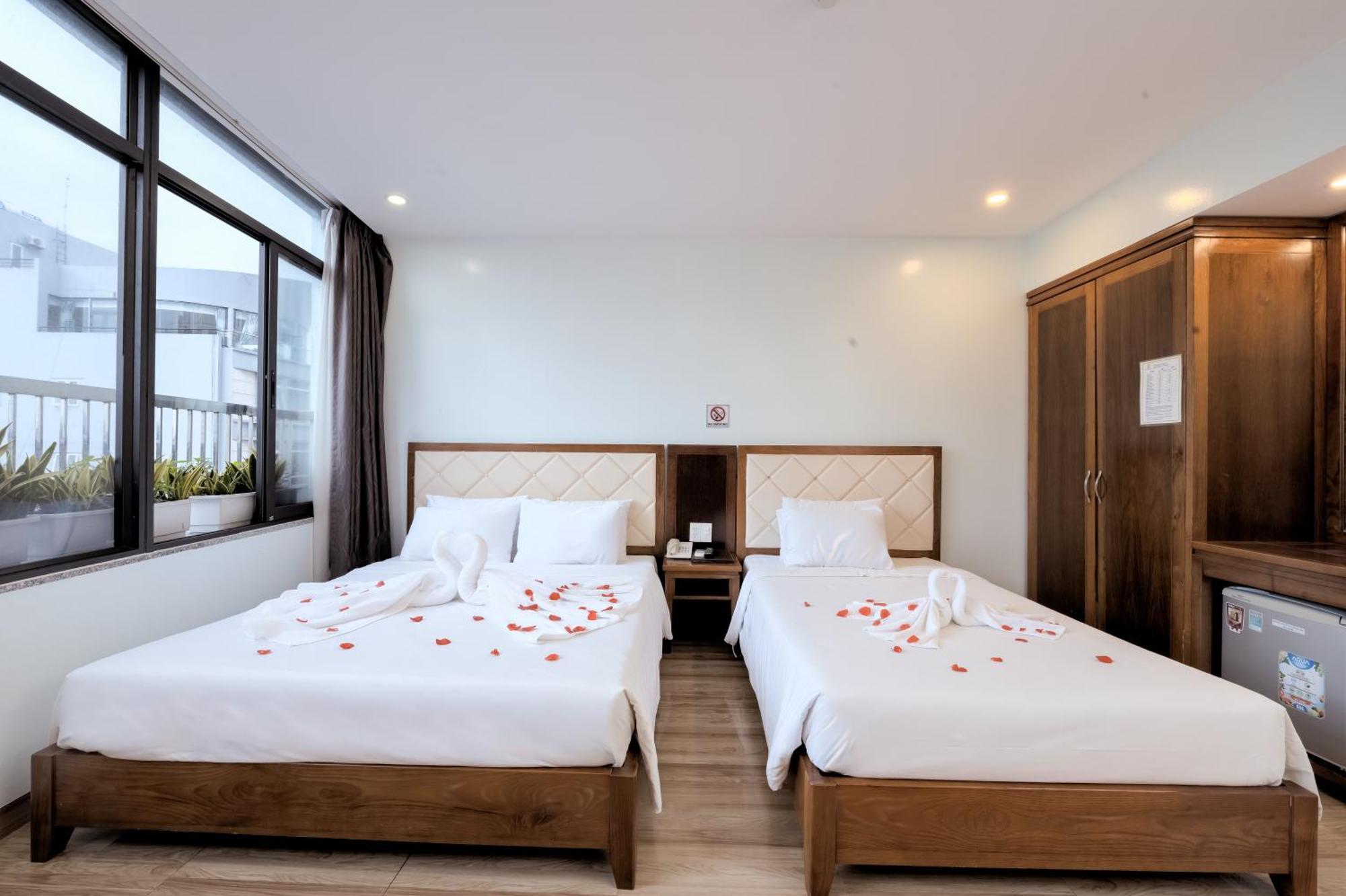 Dana Sailing Hotel Danang Exterior photo