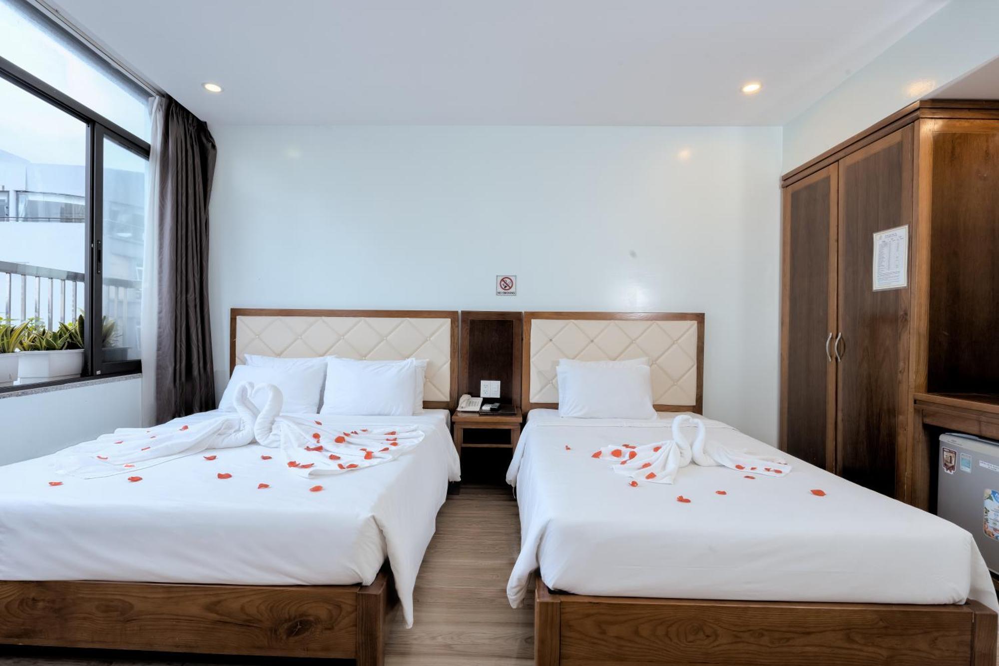 Dana Sailing Hotel Danang Exterior photo