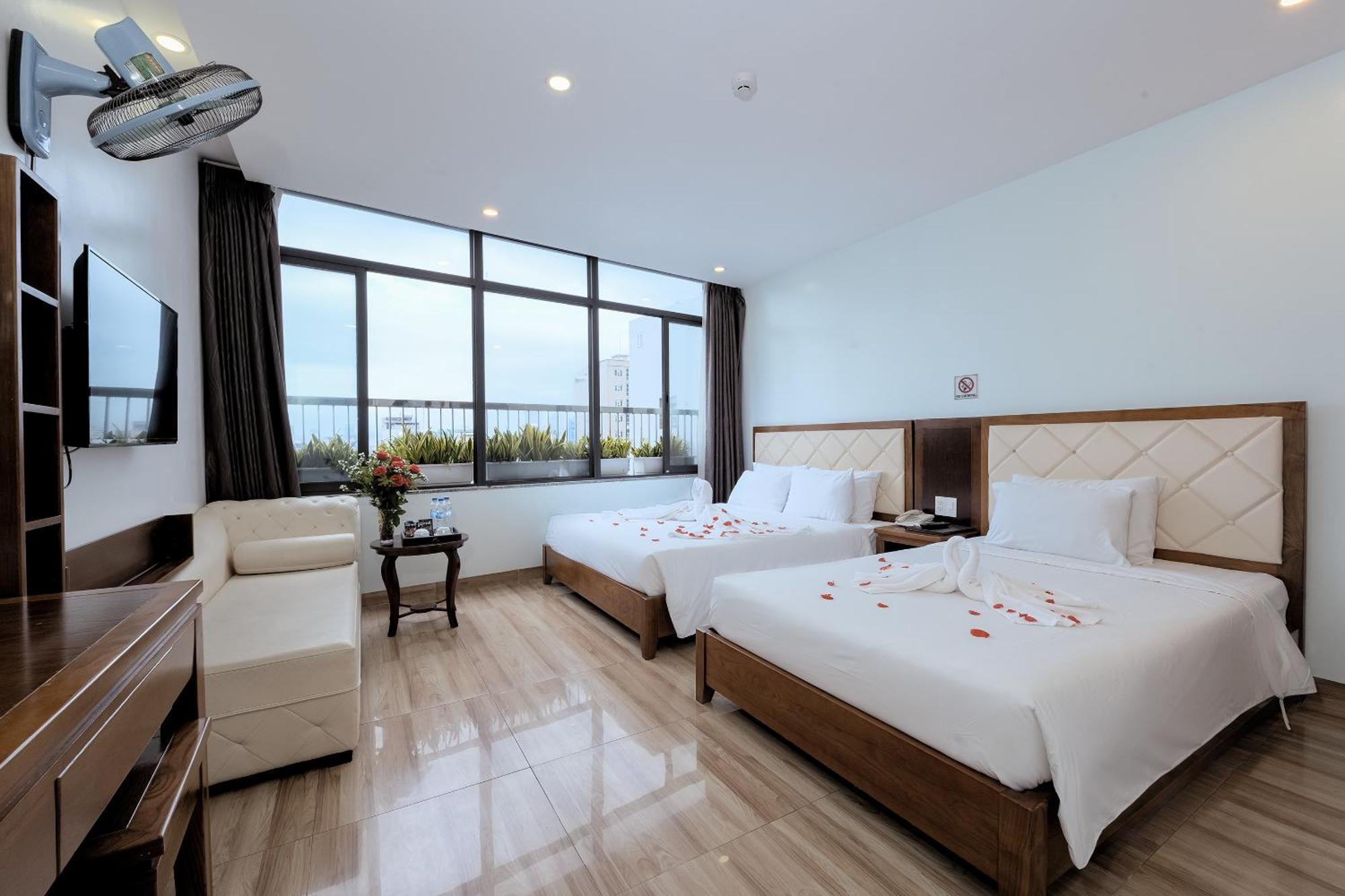 Dana Sailing Hotel Danang Exterior photo